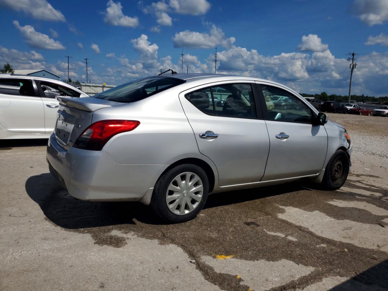 2015 Nissan Versa 1.6 Sv - Фото 3