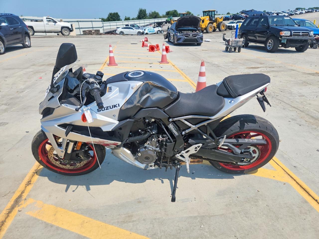 2024 Suzuki Gsx800 F - Фото 3