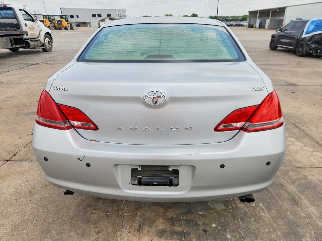 2006 Toyota Avalon Xls - Image 6