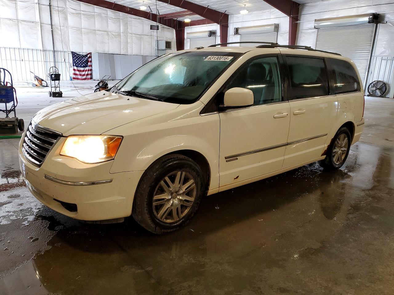2010 Chrysler Town & Country Touring