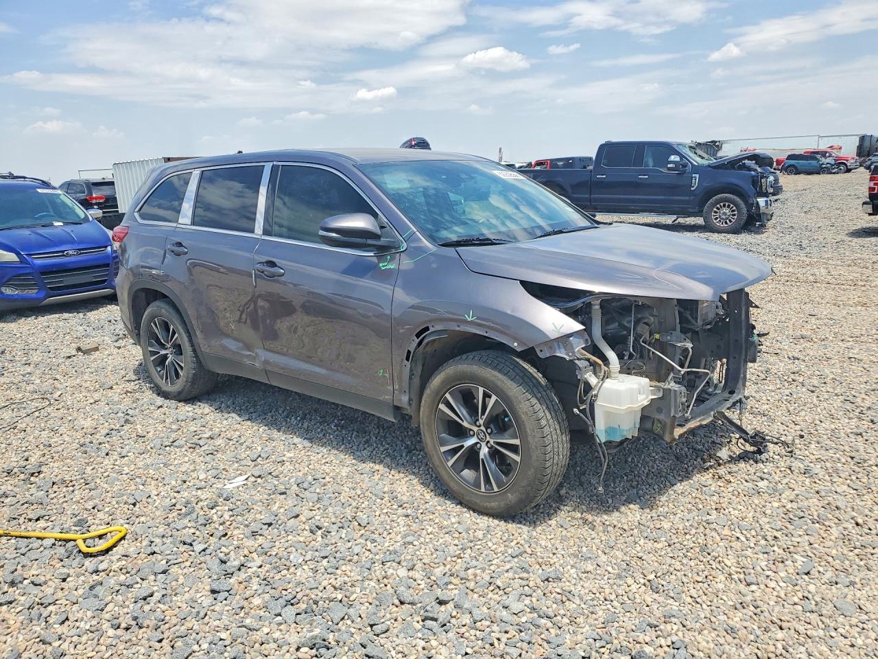 2019 Toyota Highlander Le - Фото 4