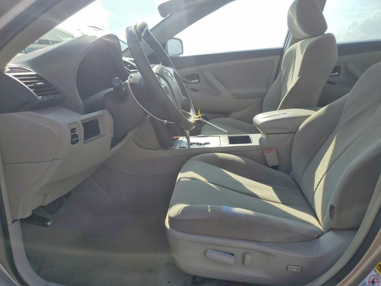 2009 Toyota Camry Le - Фото 7