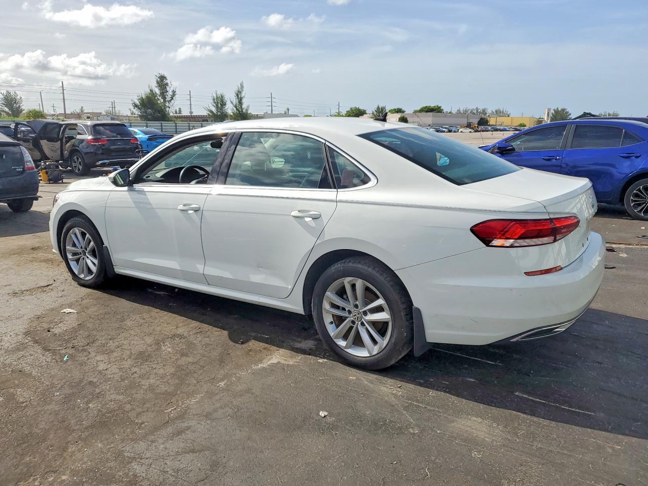 2020 Volkswagen Passat Se - Фото 2