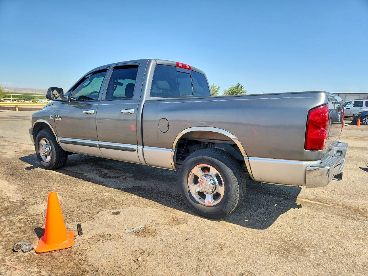 2007 Dodge Ram 2500 St - Фото 2