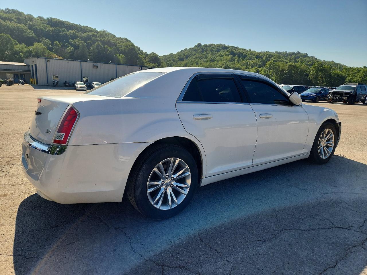 2013 Chrysler 300 - Image 3