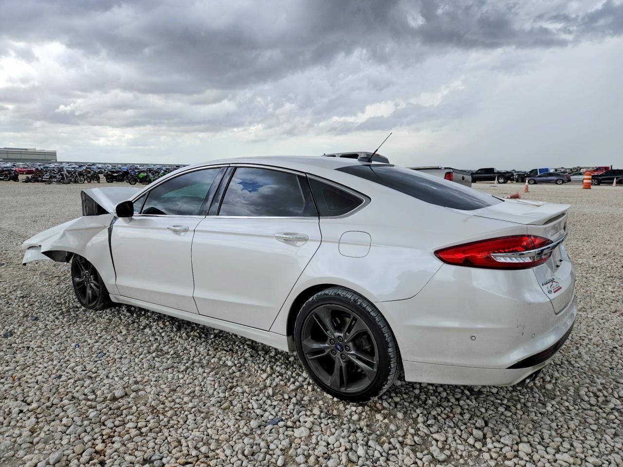 2017 Ford Fusion - Фото 2