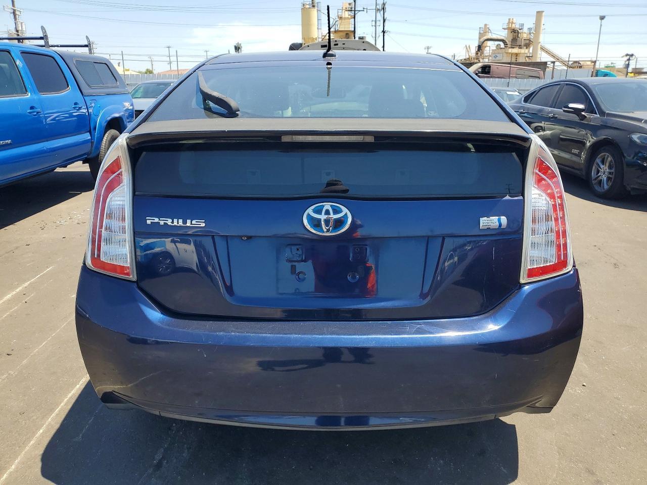 2012 Toyota Prius Four - Image 6