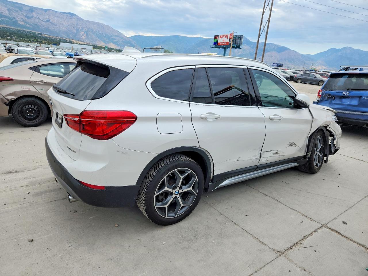 2018 BMW X1 xDrive28I - Фото 3