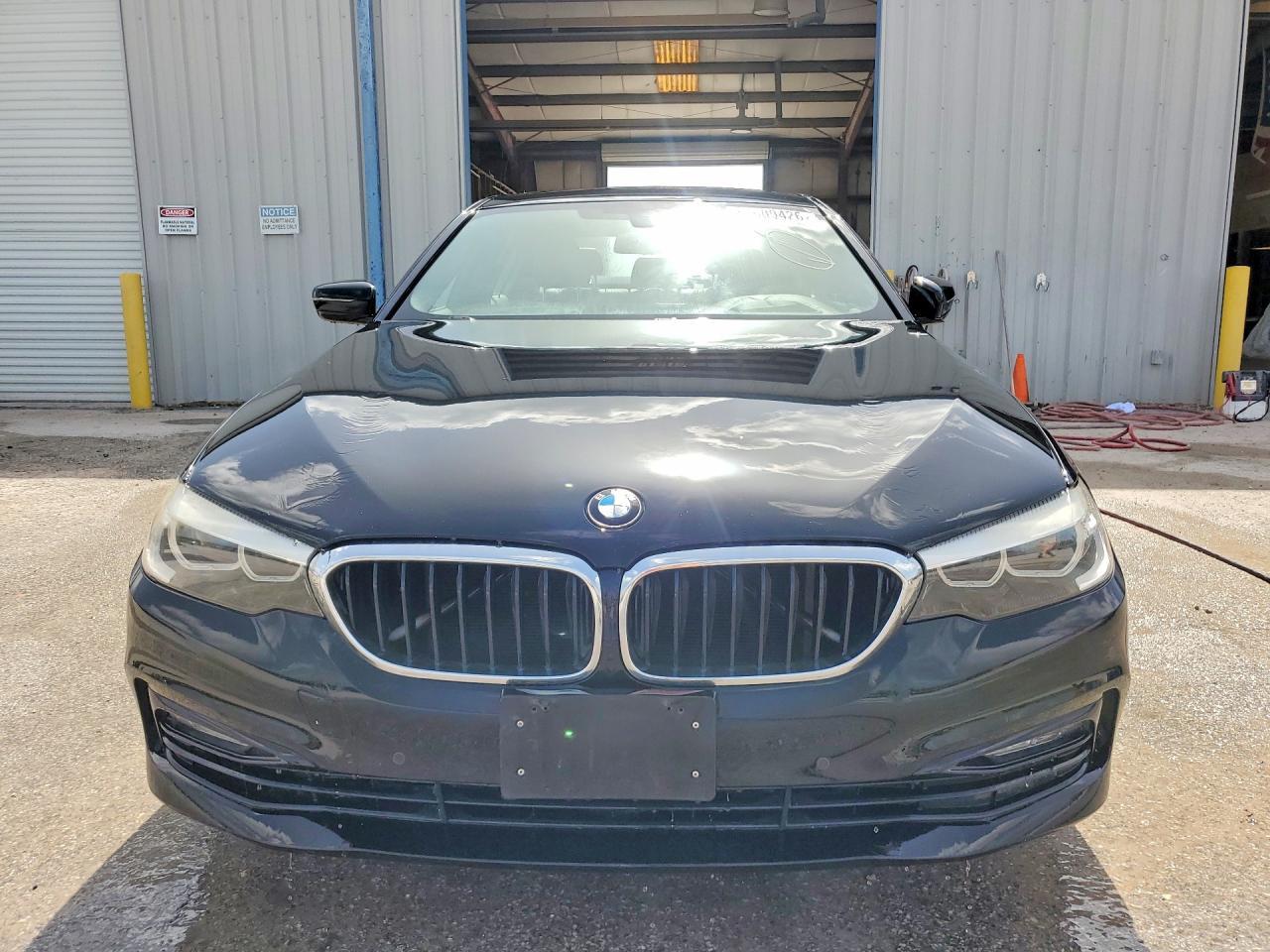2017 BMW 530 I - Фото 5