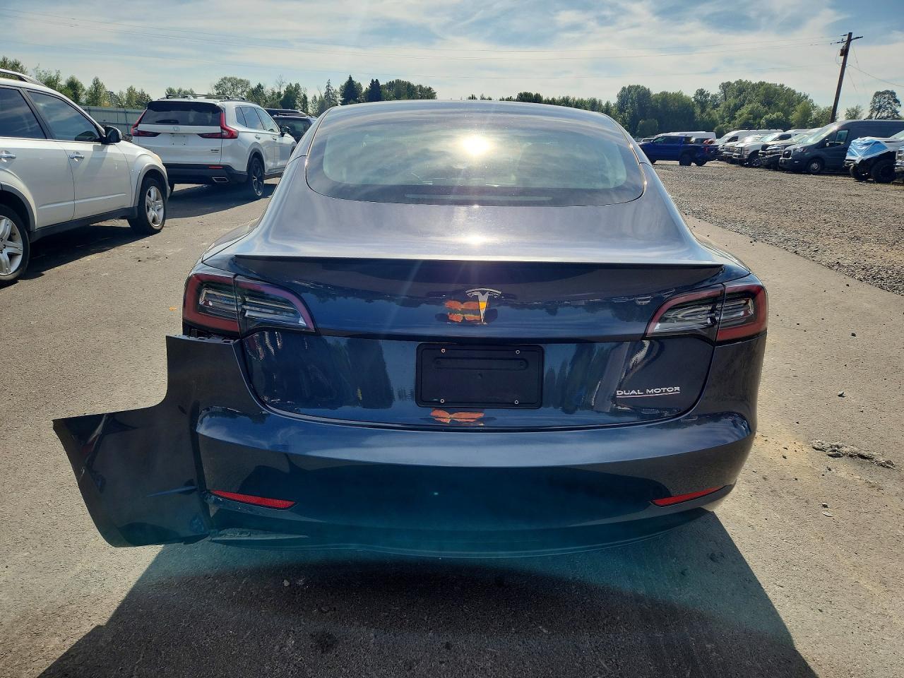 2023 Tesla Model 3 - Фото 6