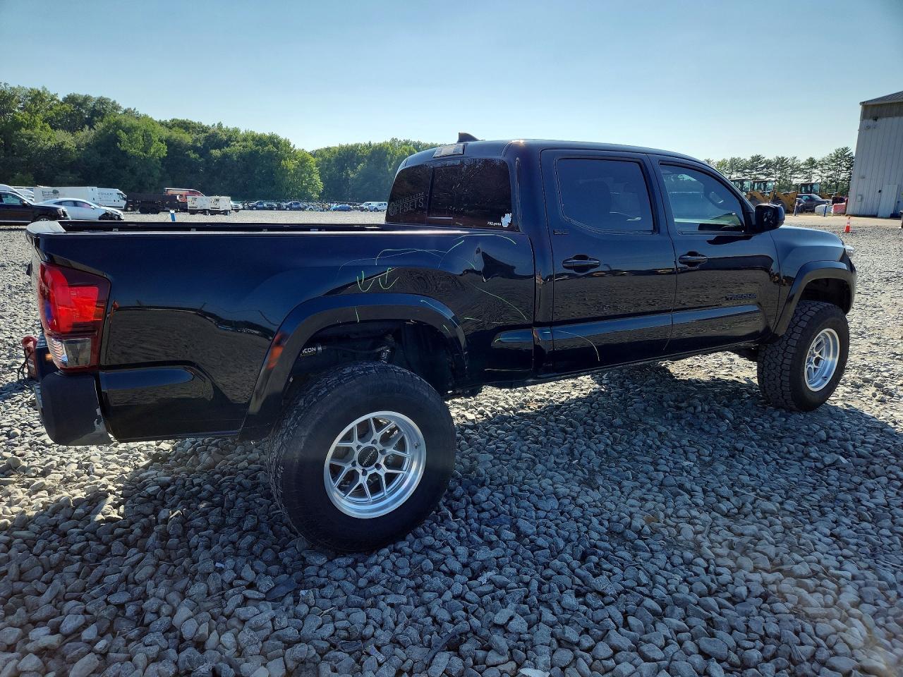 2019 Toyota Tacoma Sr5 V6 - Image 3