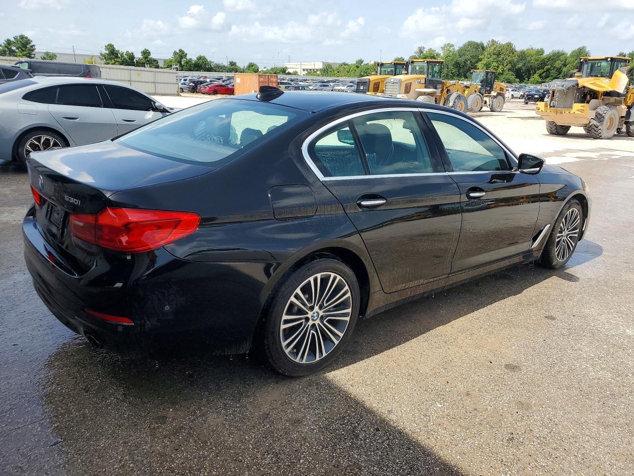 2017 BMW 530 I - Фото 3