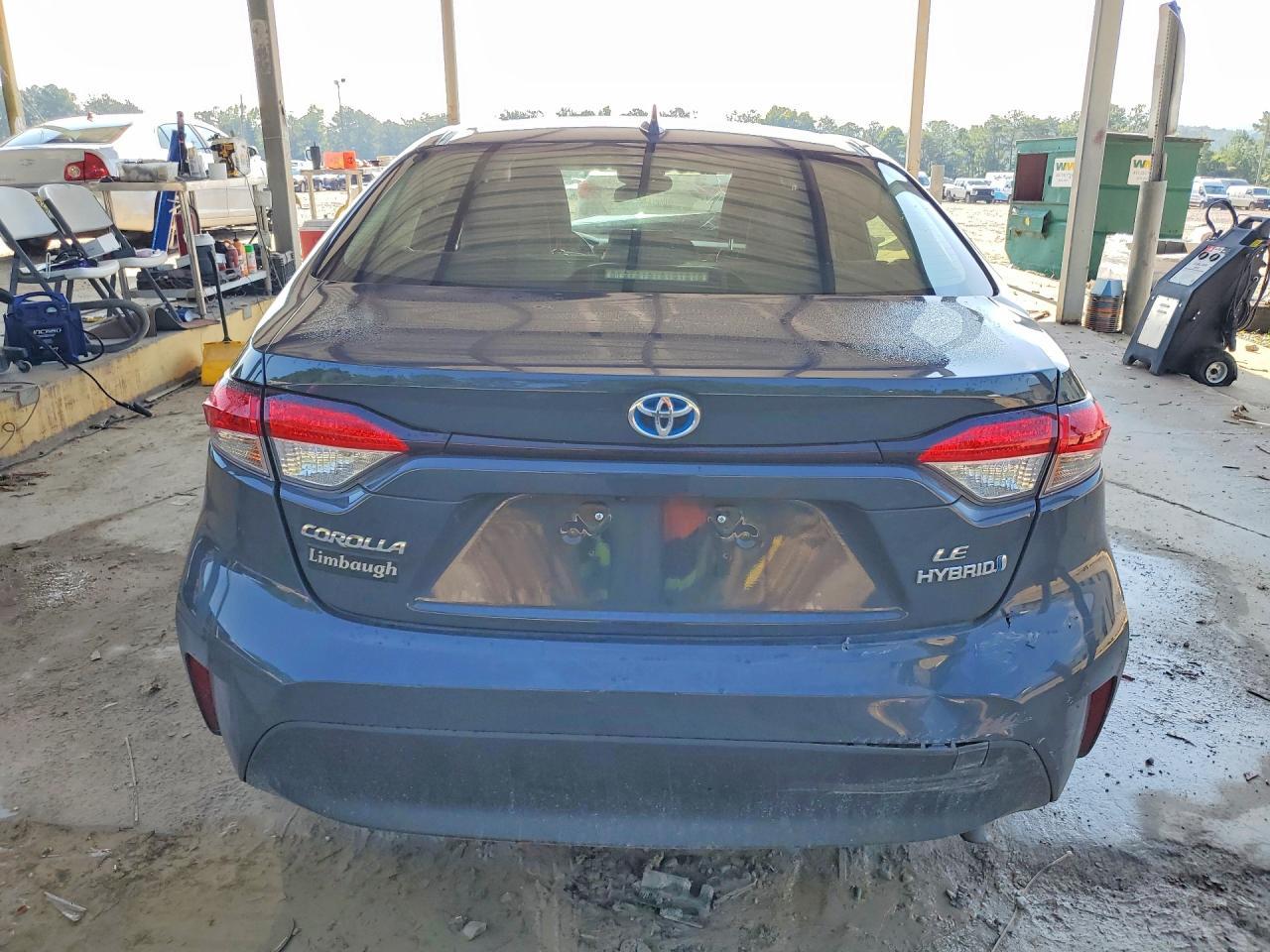 2024 Toyota Corolla Hybrid Le - Image 6