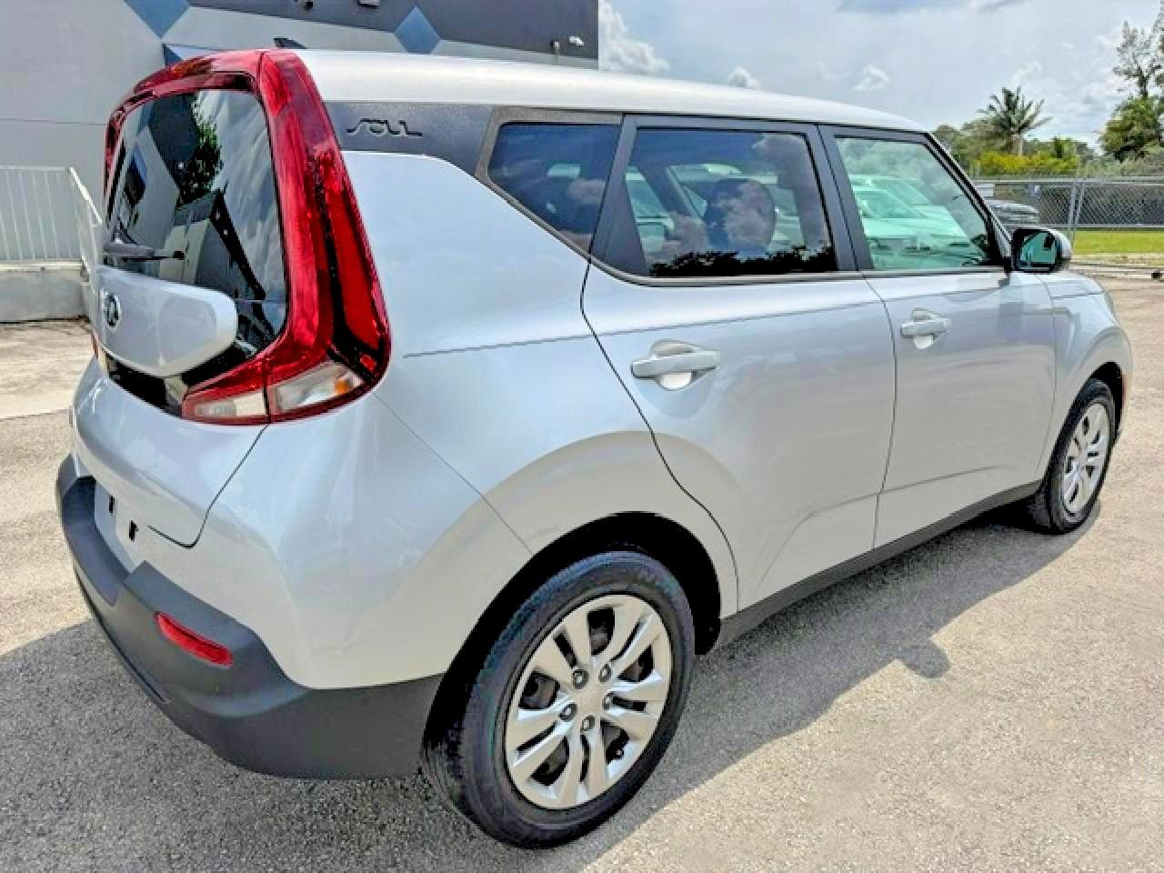 2020 Kia Soul Lx - Фото 3
