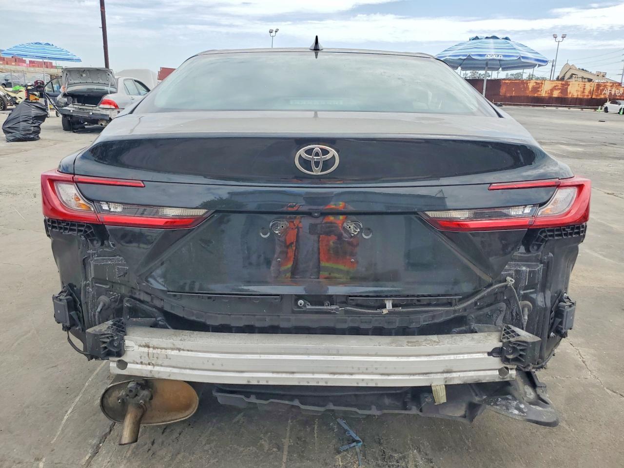 2025 Toyota Camry Le - Фото 6