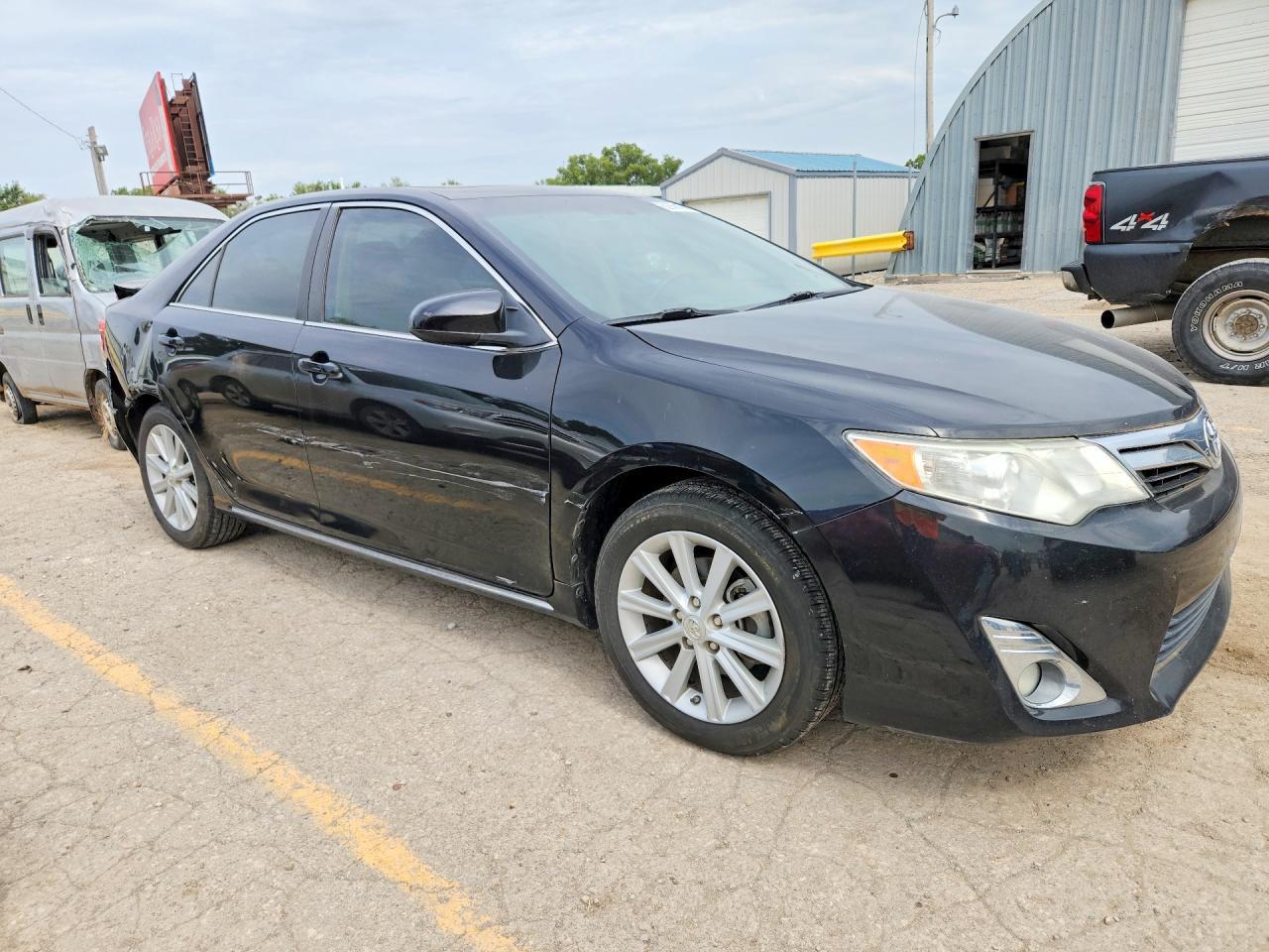 2013 Toyota Camry Xle - Image 4