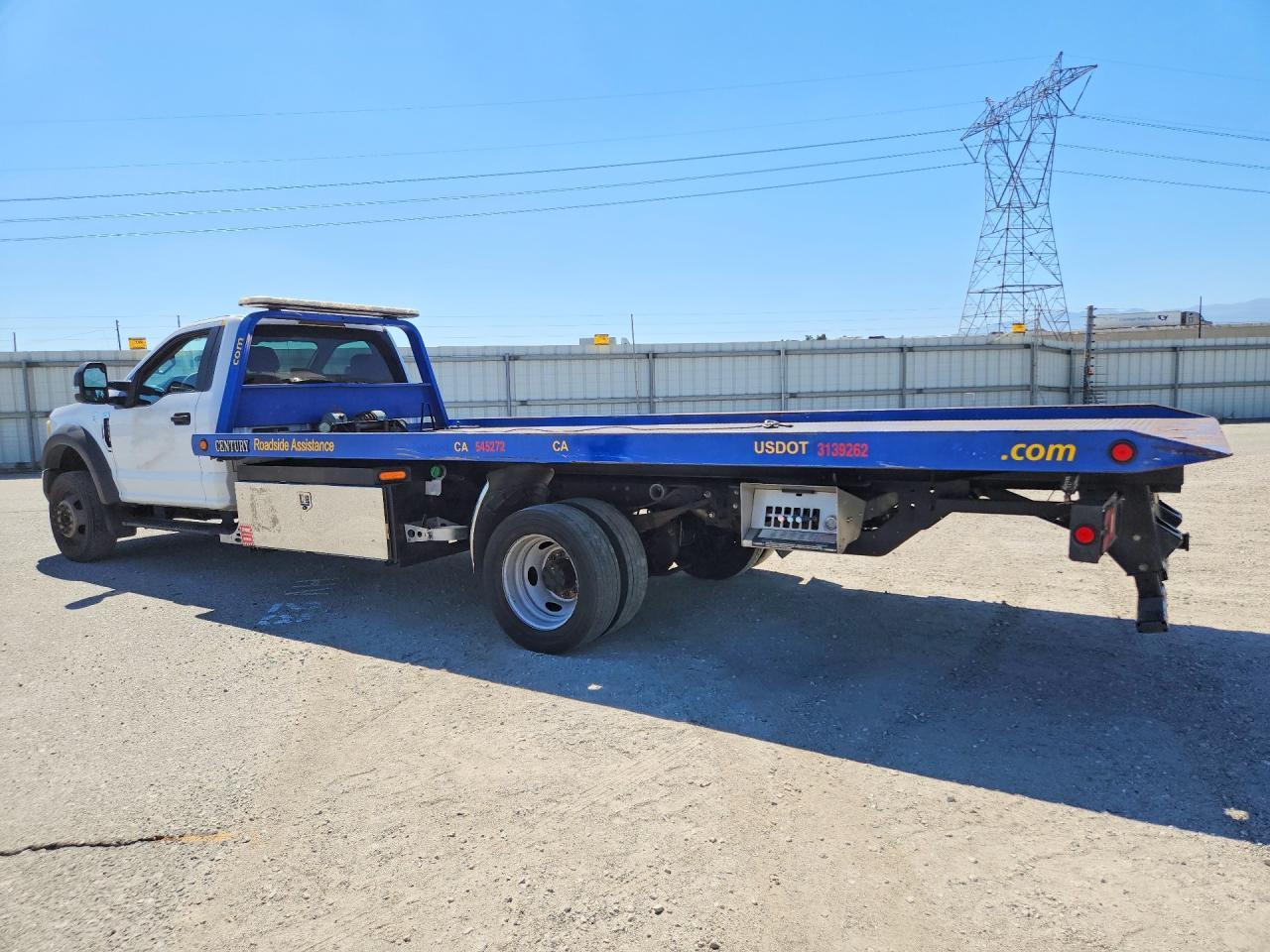 2017 Ford F550 Super Duty - Image 2