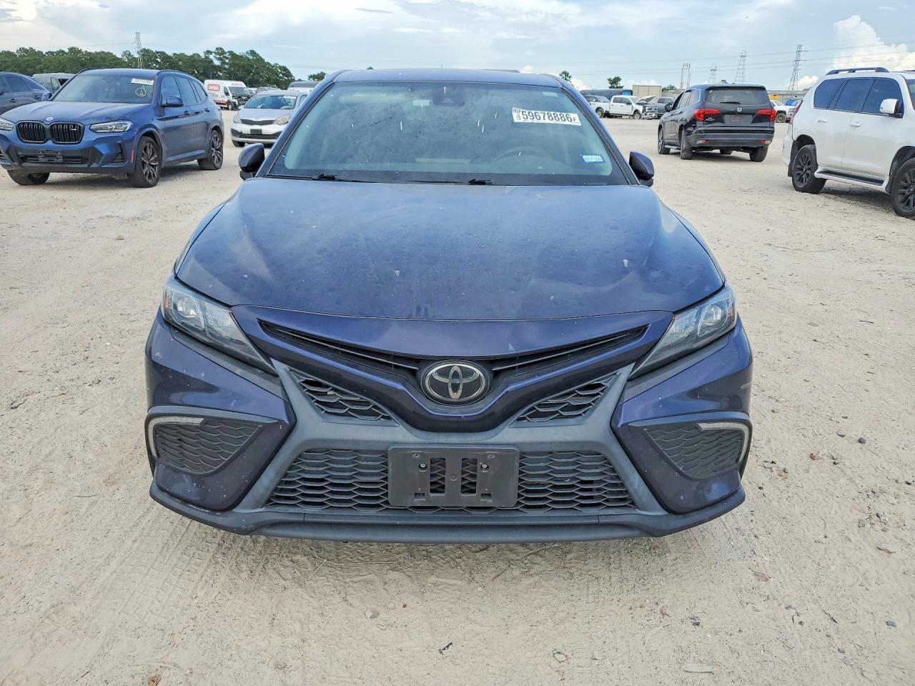2022 Toyota Camry Se - Фото 5