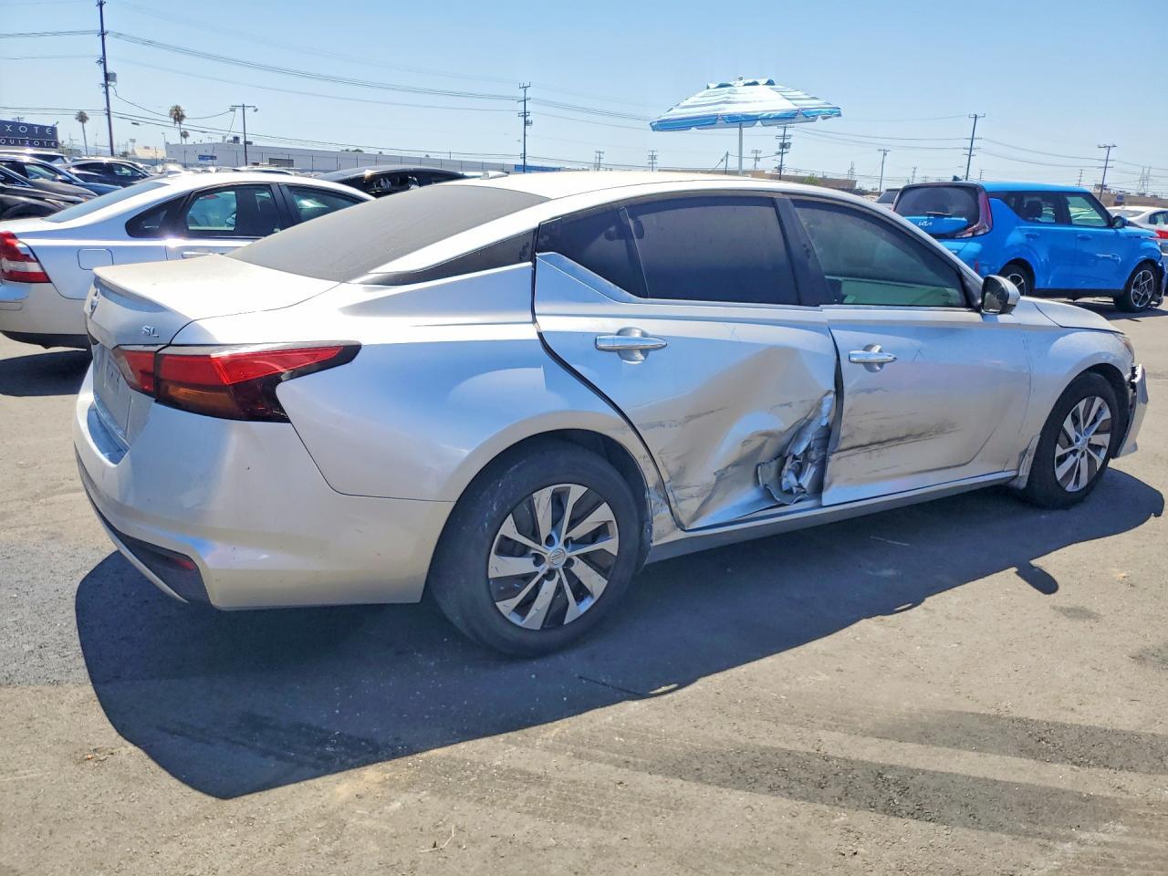 2020 Nissan Altima S - Фото 3