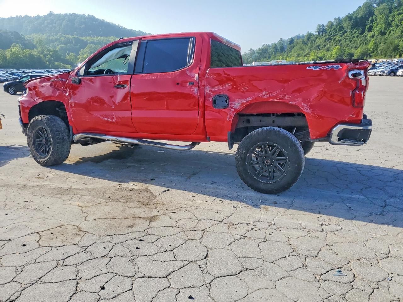 2019 Chevrolet Silverado K1500 Lt - Image 2