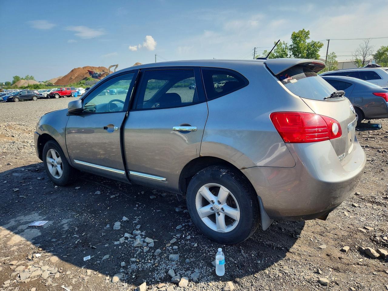 2013 Nissan Rogue S - Фото 2