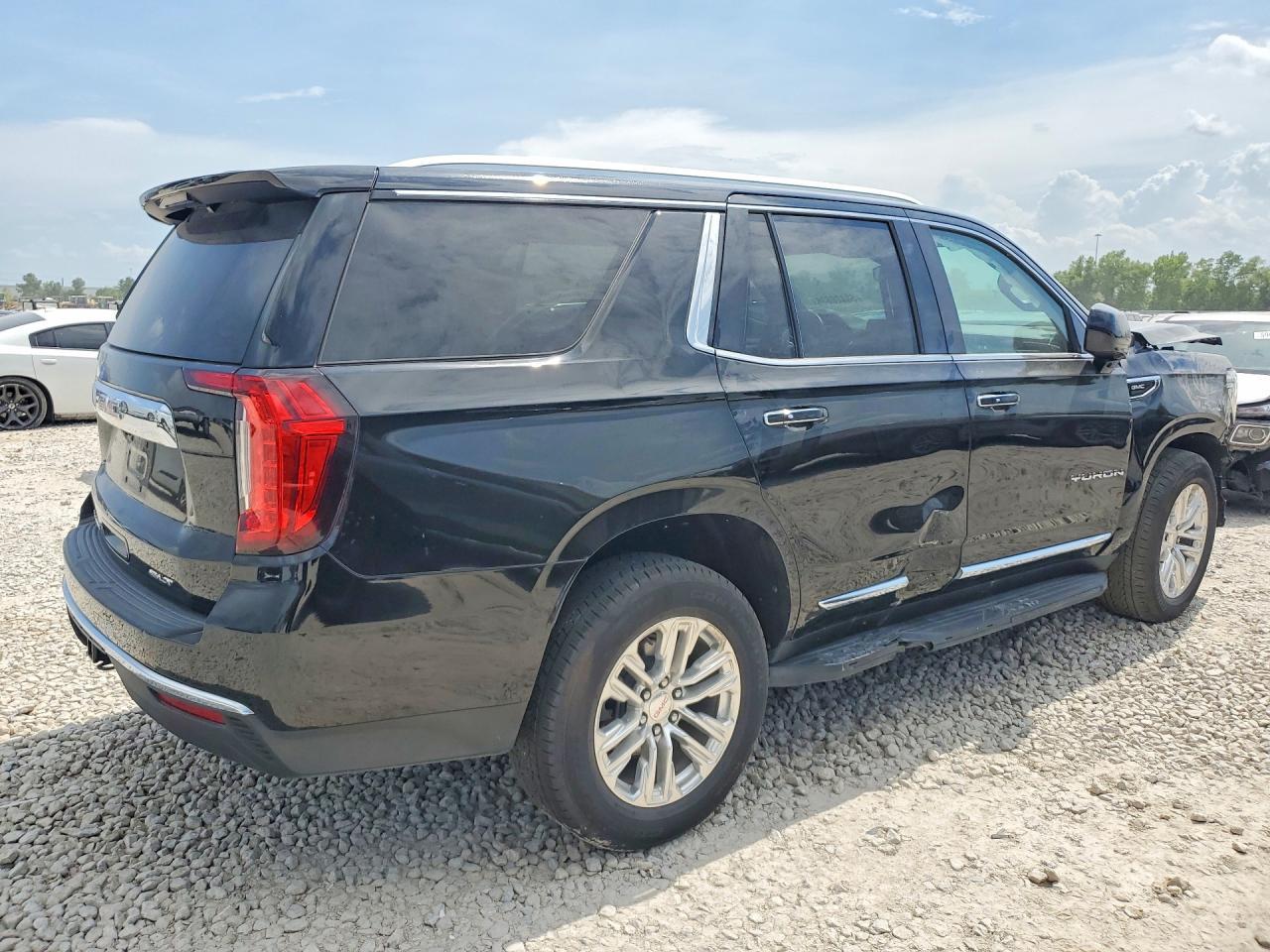 2023 GMC Yukon Slt - Image 3