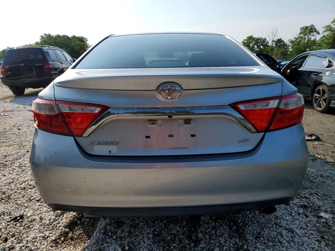 2016 Toyota Camry Se - Фото 6