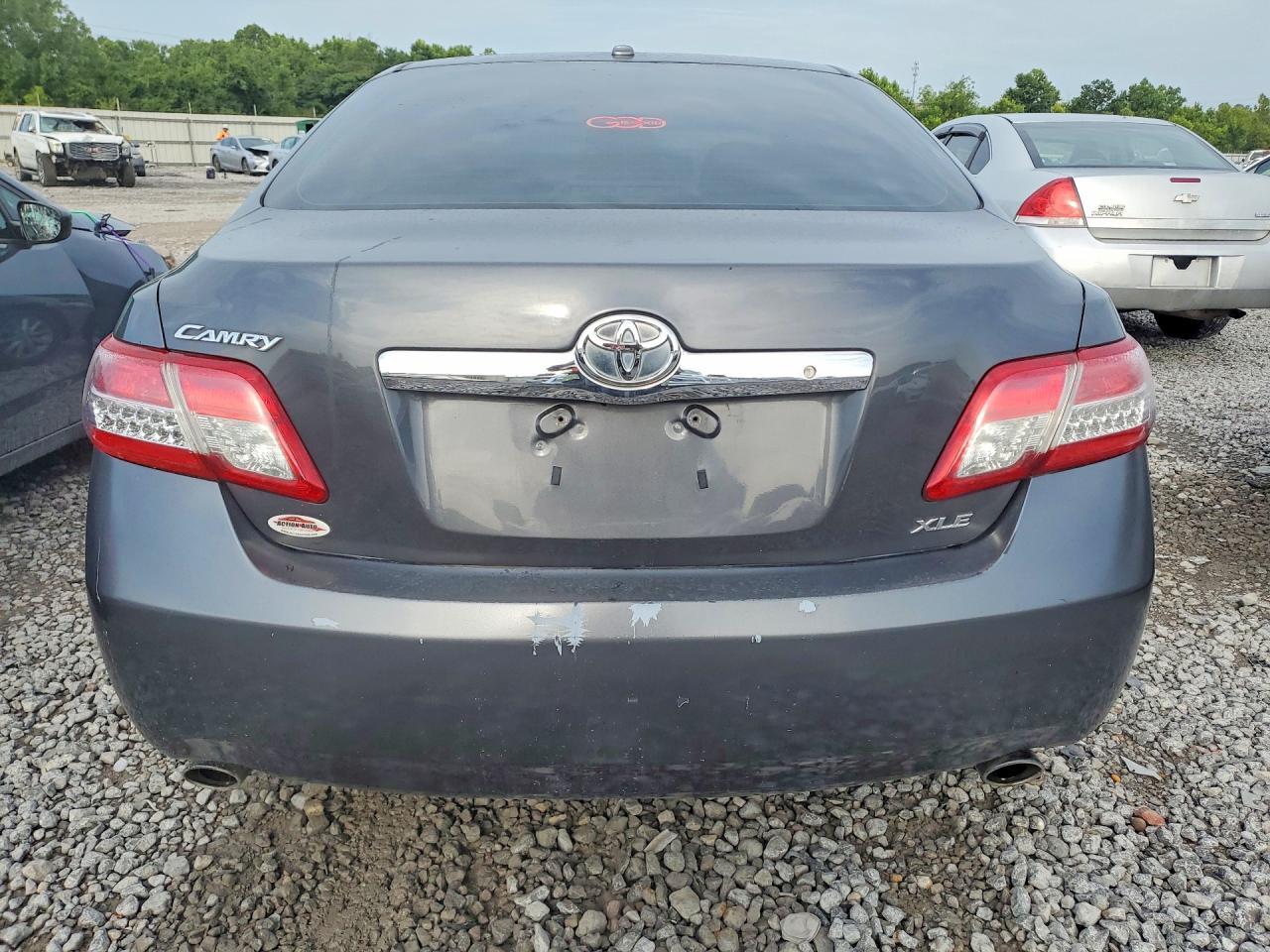 2010 Toyota Camry Xle V6 - Фото 6