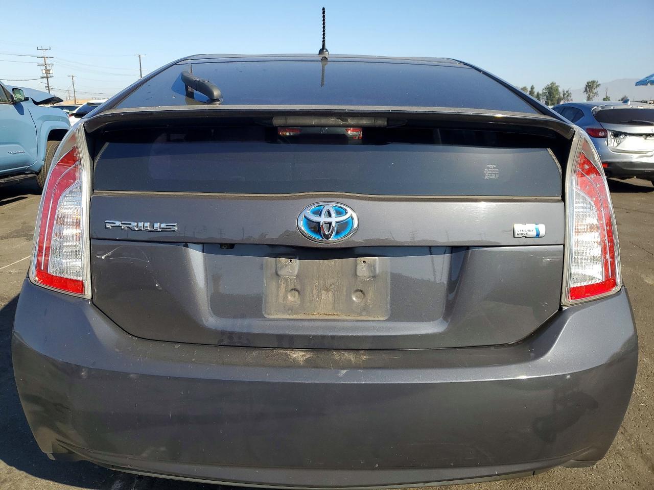 2015 Toyota Prius Two - Фото 6