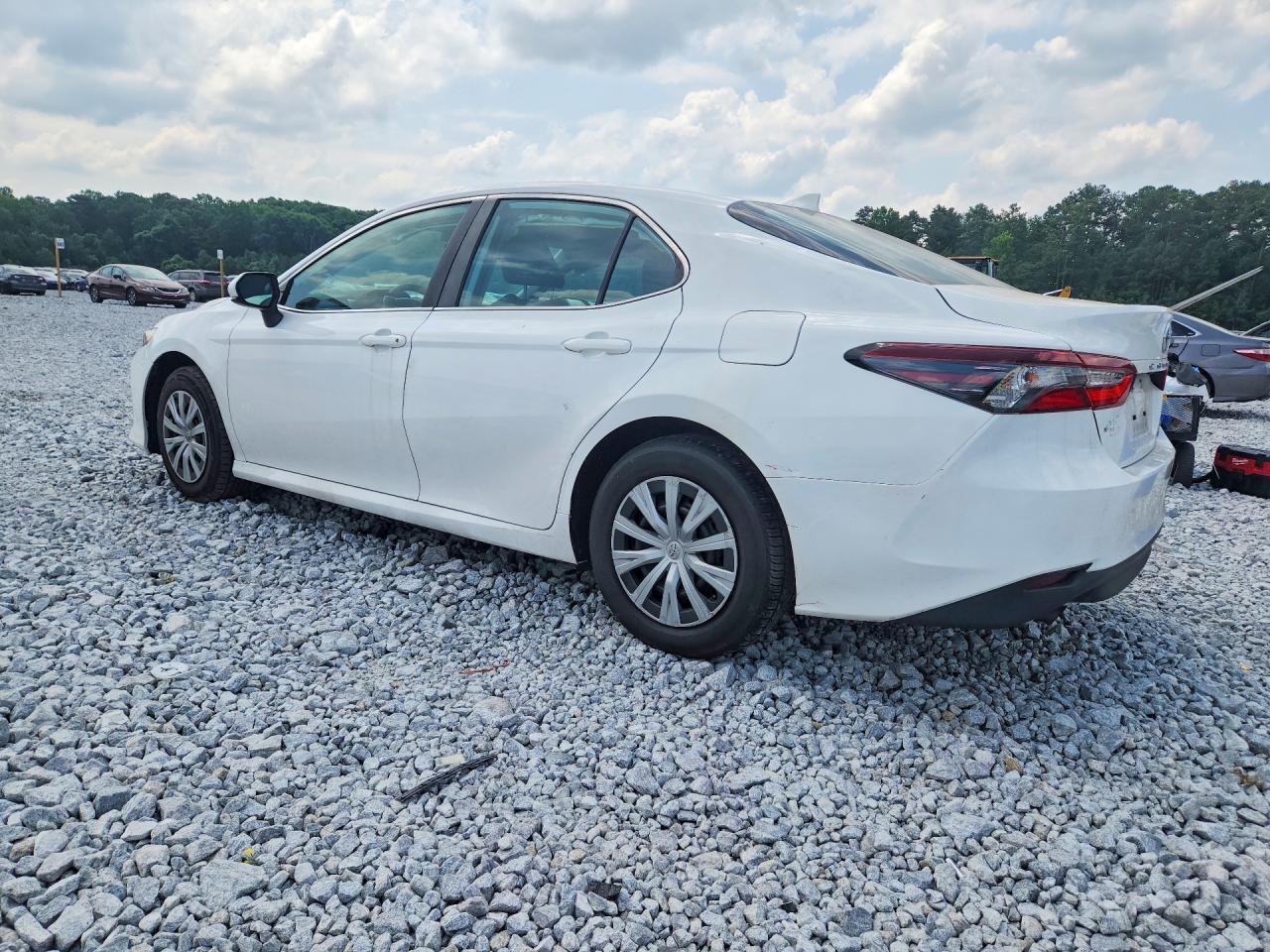 2023 Toyota Camry Le - Фото 2