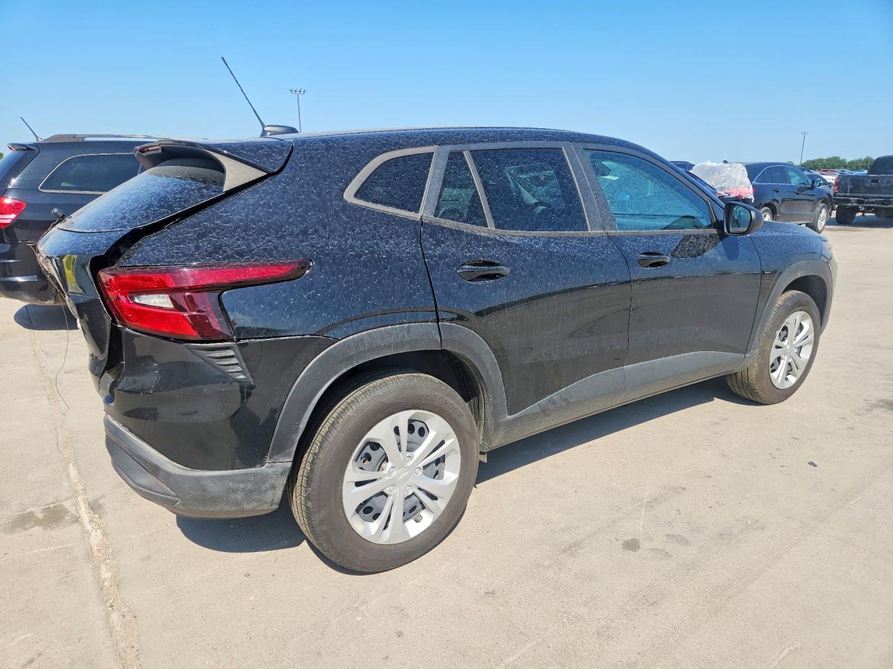 2024 Chevrolet Trax Ls - Фото 3