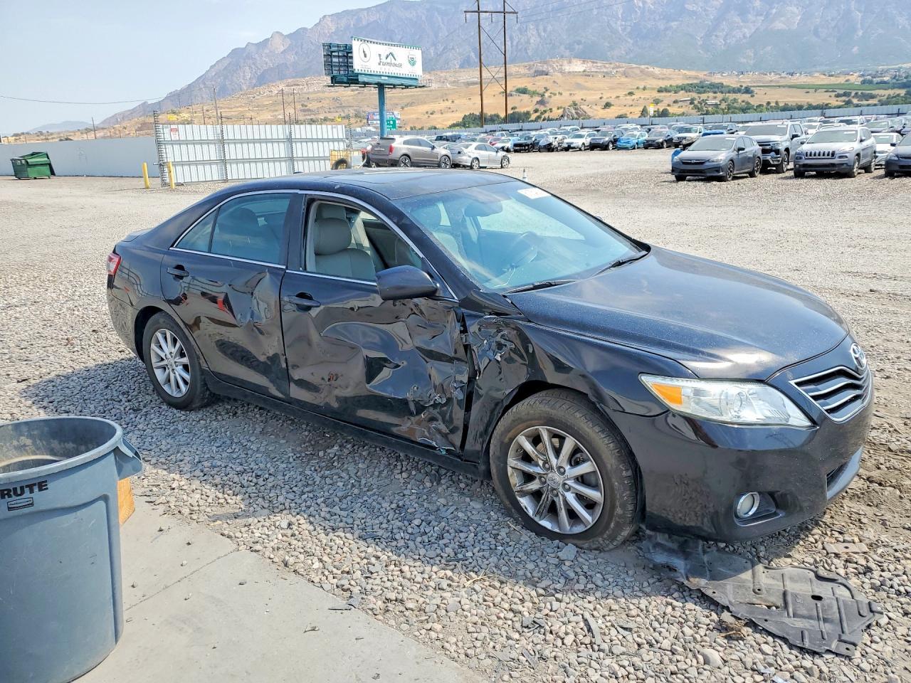 2011 Toyota Camry Xle V6 - Фото 4