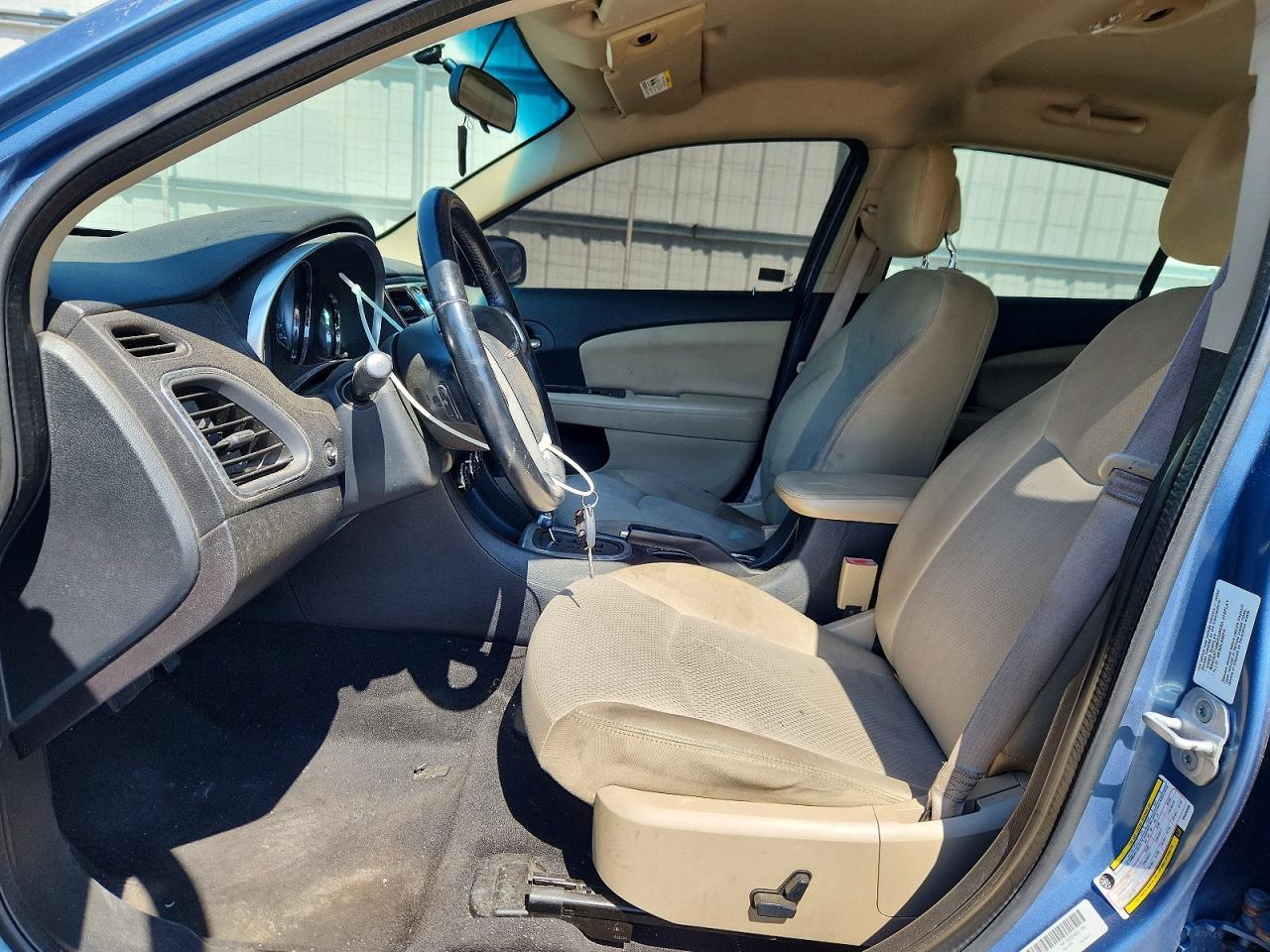 2011 Chrysler 200 Touring - Фото 7