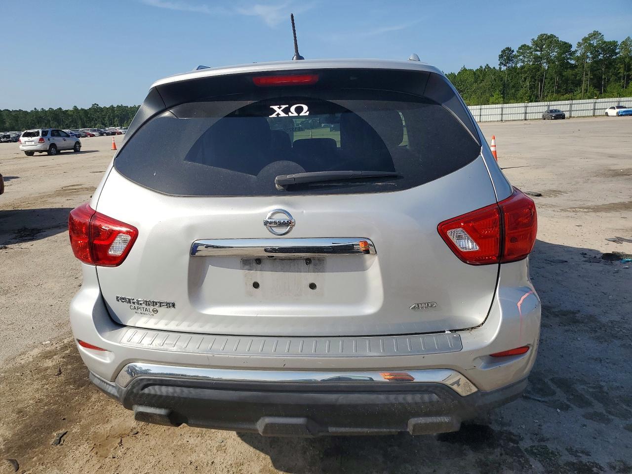 2017 Nissan Pathfinder S - Фото 6