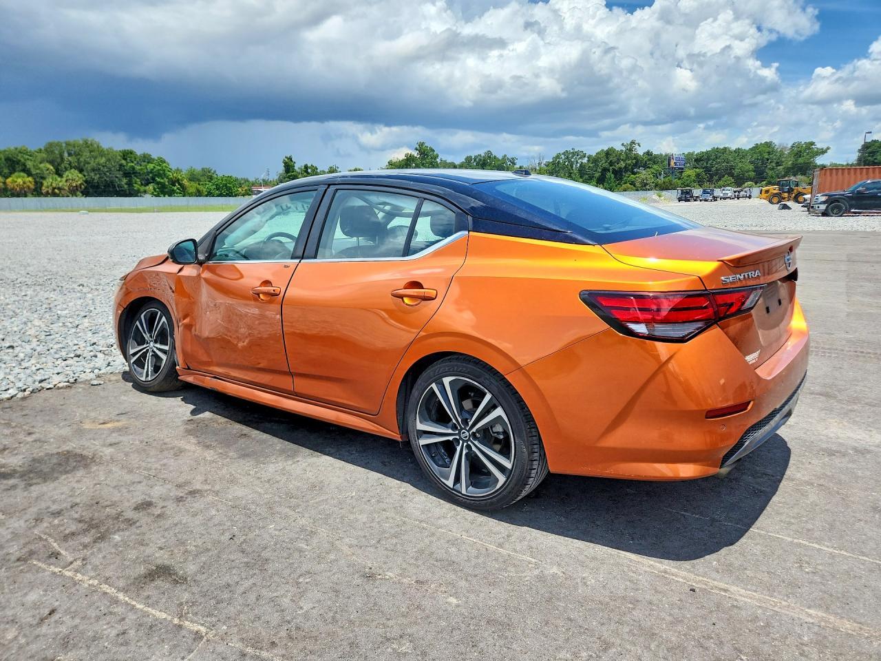 2020 Nissan Sentra Sr - Image 2