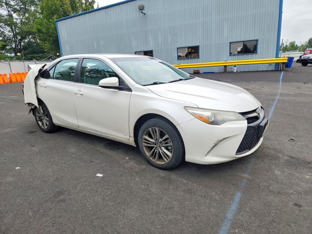 2016 Toyota Camry Se - Image 4