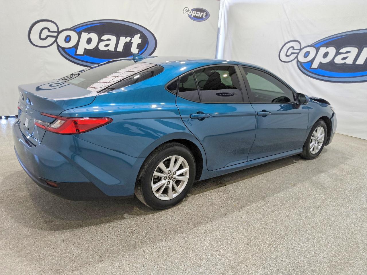 2025 Toyota Camry Le - Фото 3