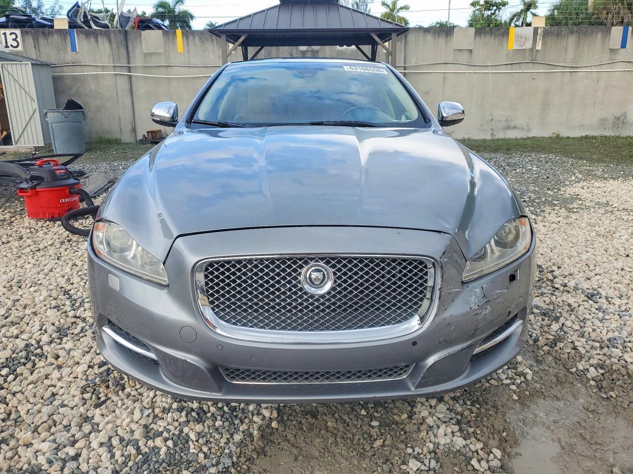 2013 Jaguar Xj - Image 5