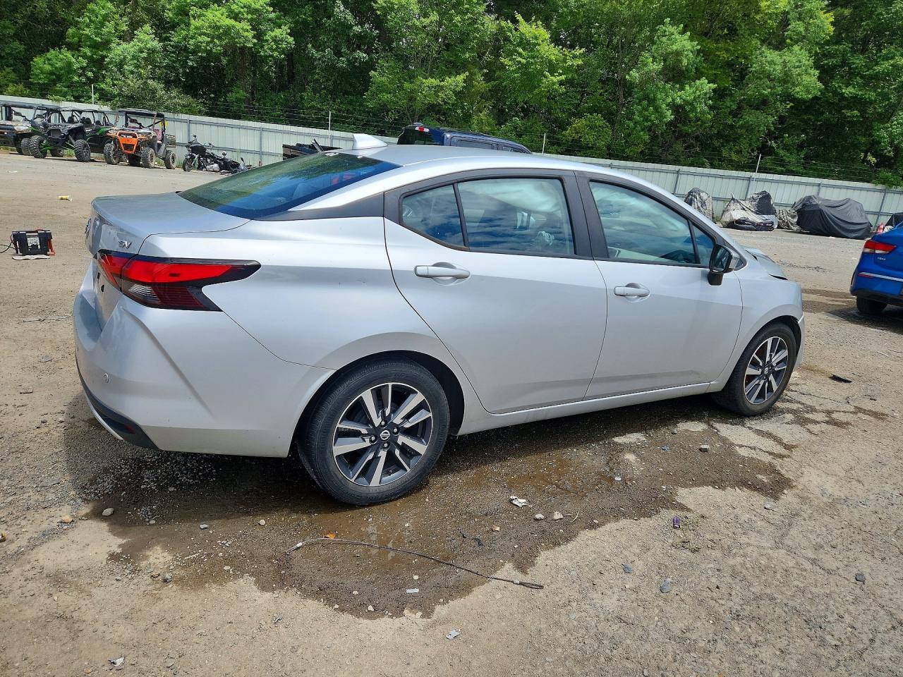 2021 Nissan Versa Sv - Фото 3