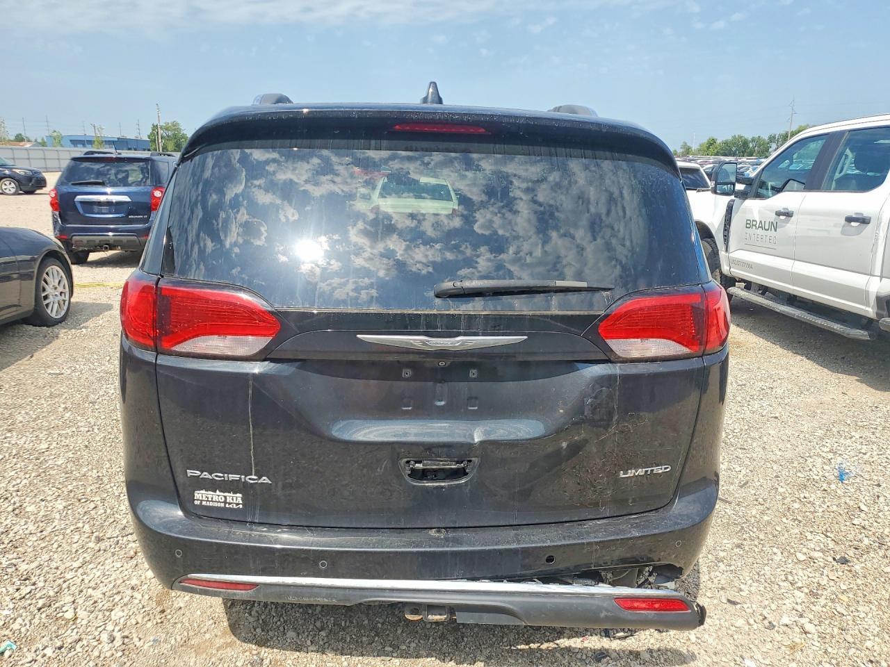 2017 Chrysler Pacifica Limited - Фото 6
