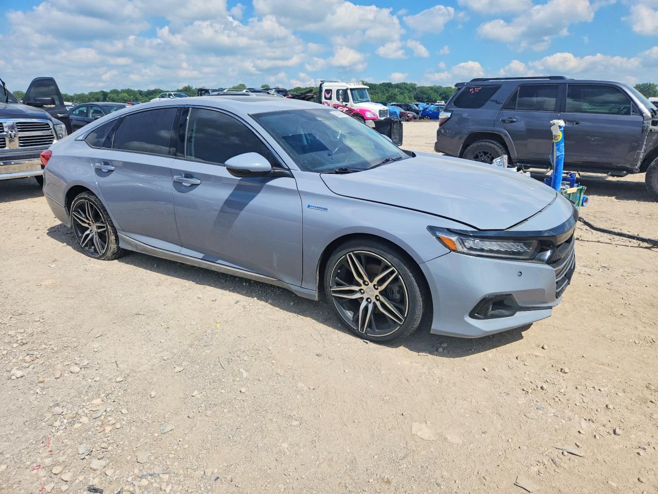 2021 Honda Accord Touring Hybrid - Image 4