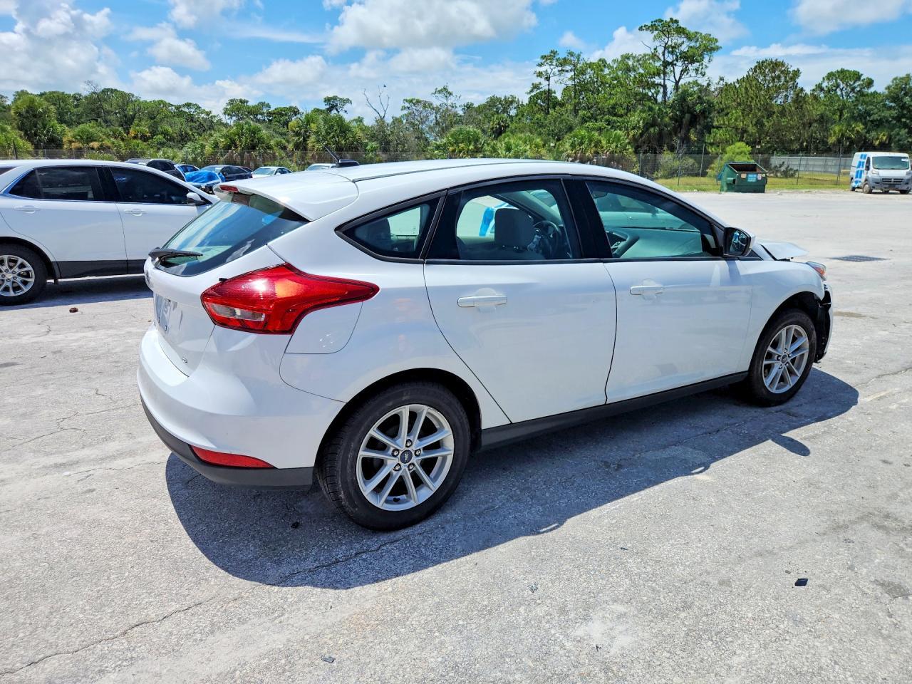 2018 Ford Focus Se - Image 3