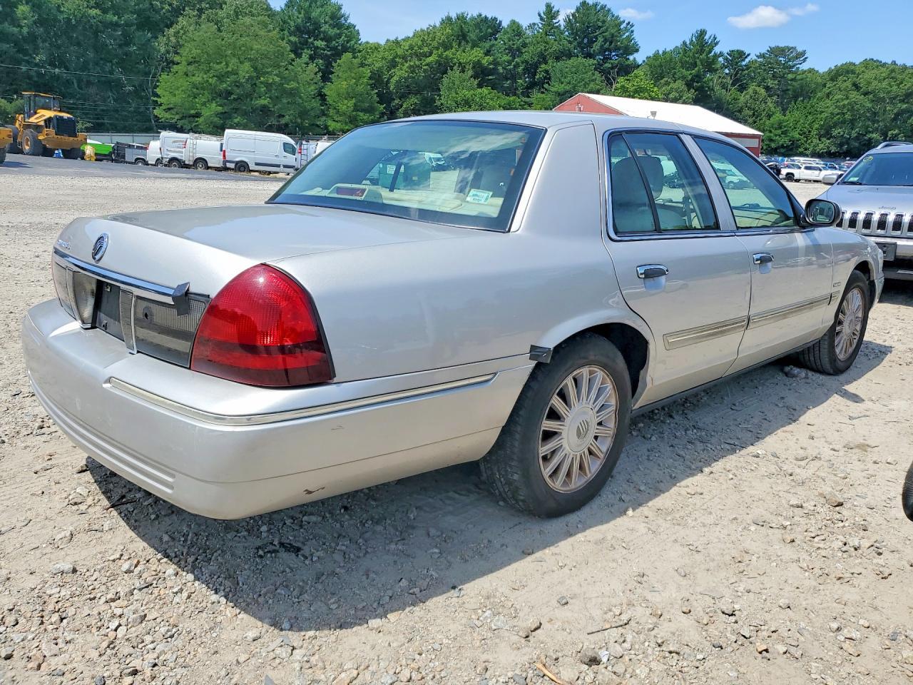 2009 Mercury Grand Marquis Ls - Image 3