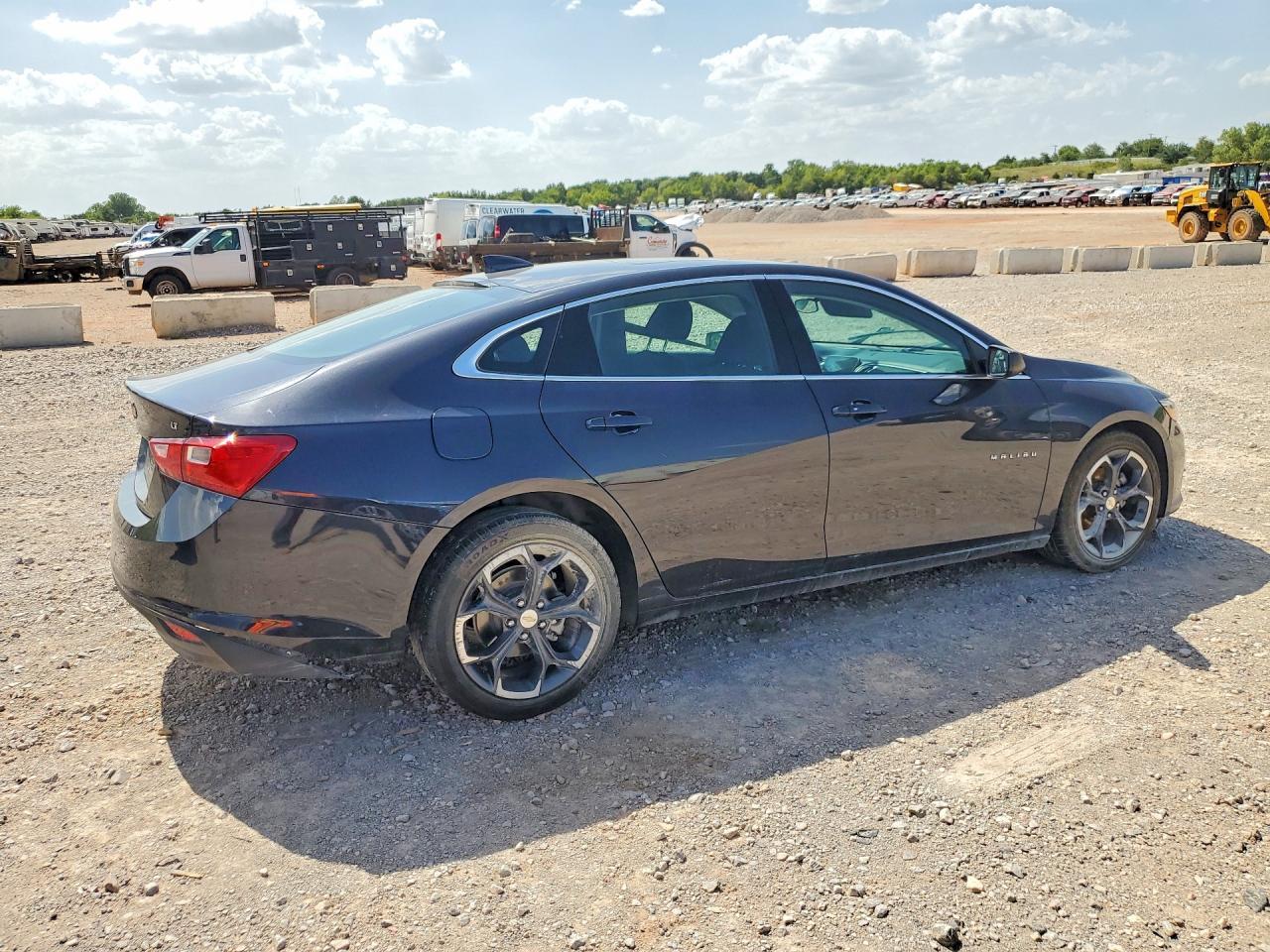 2023 Chevrolet Malibu Lt - Фото 3