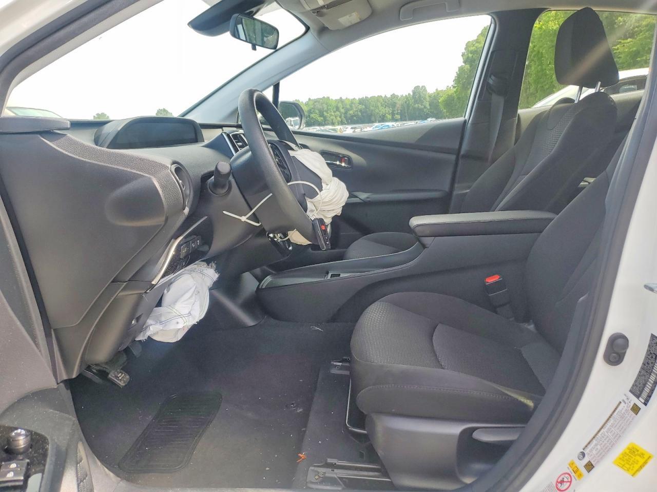 2021 Toyota Prius Le - Фото 7