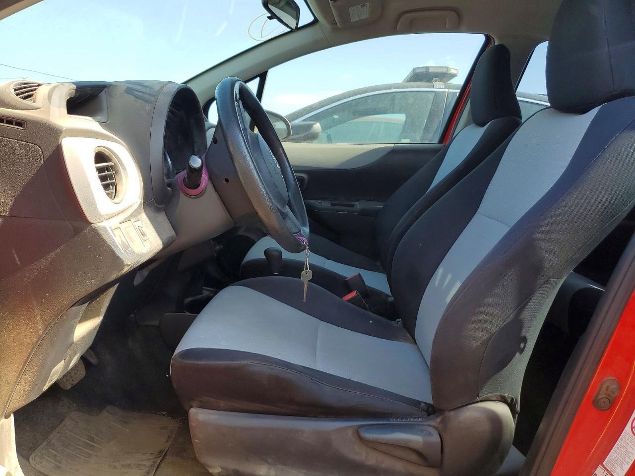 2014 Toyota Yaris 5-Door L - Image 7