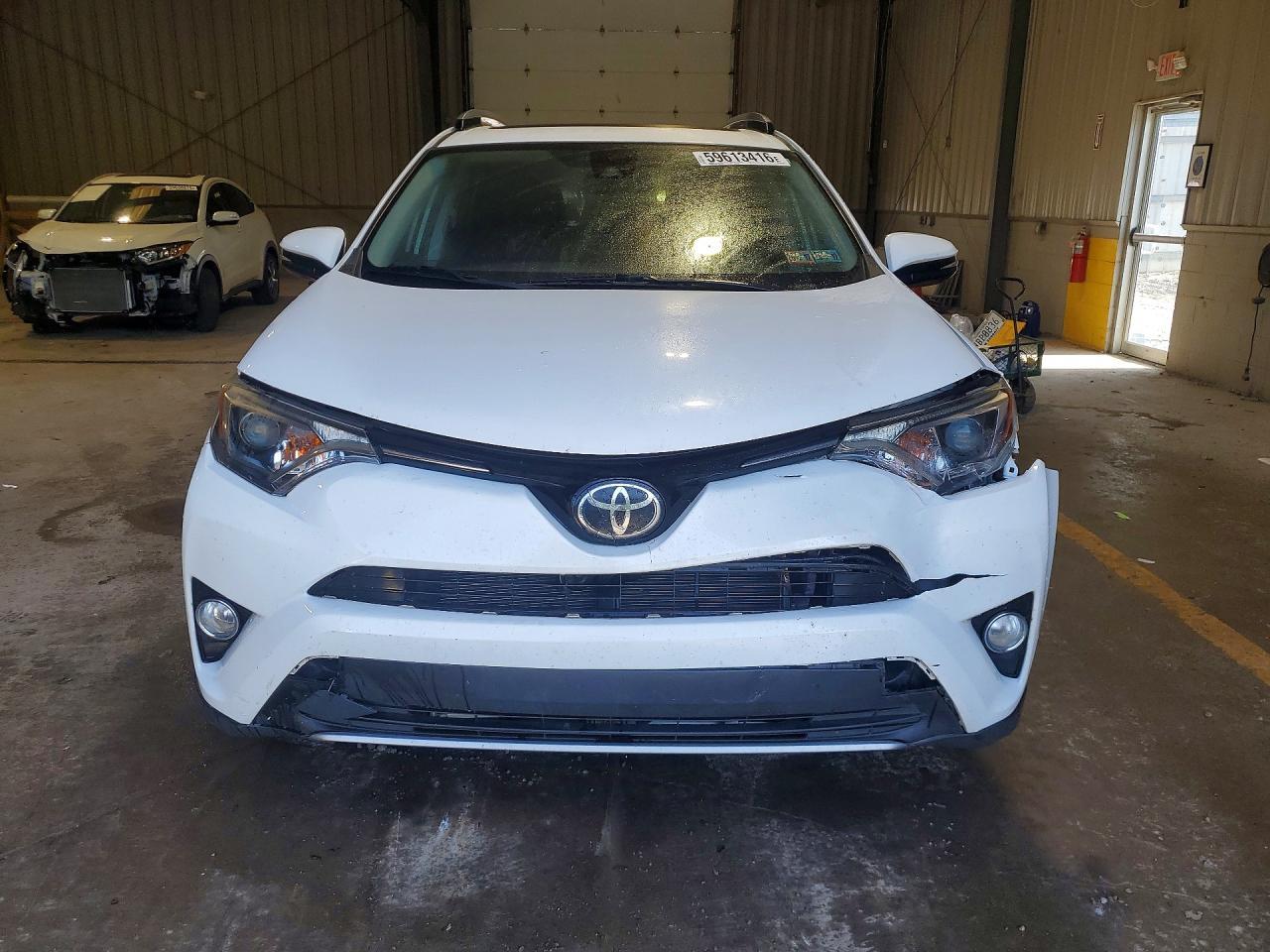 2017 Toyota Rav4 Xle - Image 5