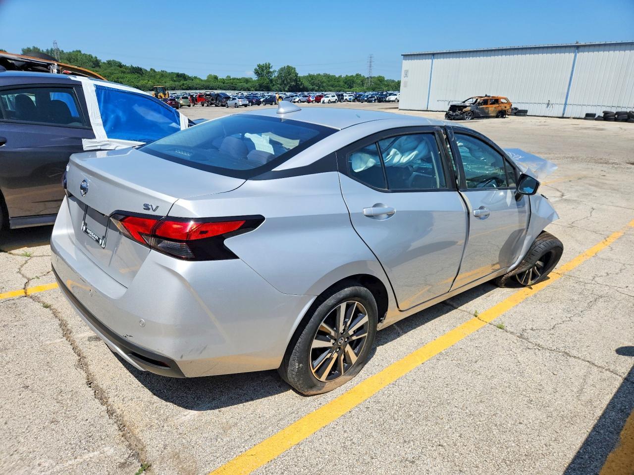 2021 Nissan Versa Sv - Фото 3
