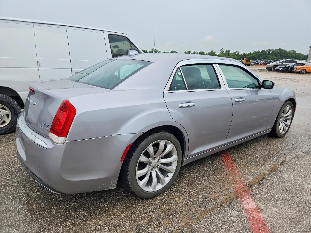 2018 Chrysler 300 Limited - Image 3