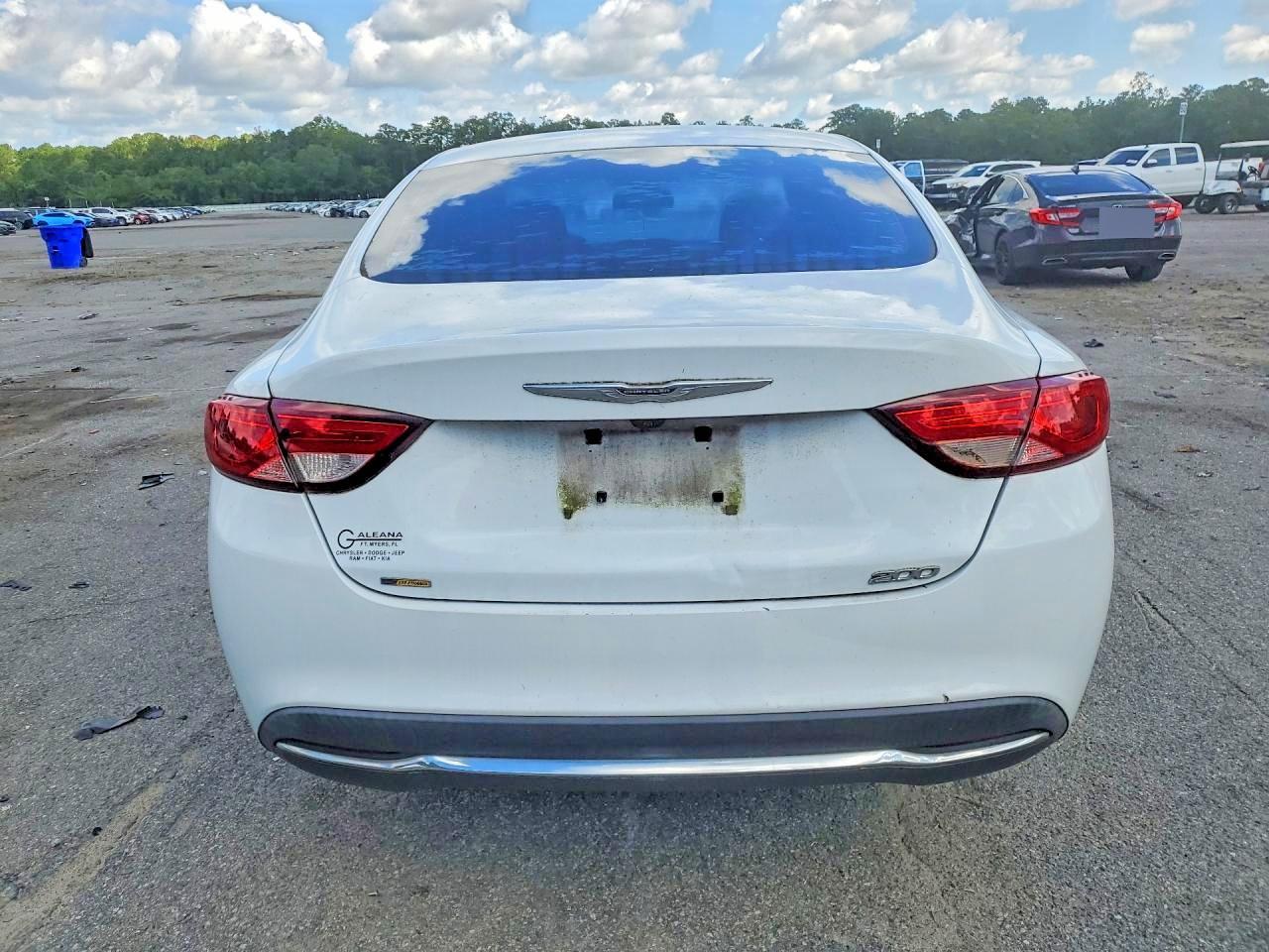 2016 Chrysler 200 Limited - Image 6